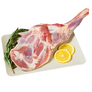 Spanish Lamb Shoulder Bone-In 800g